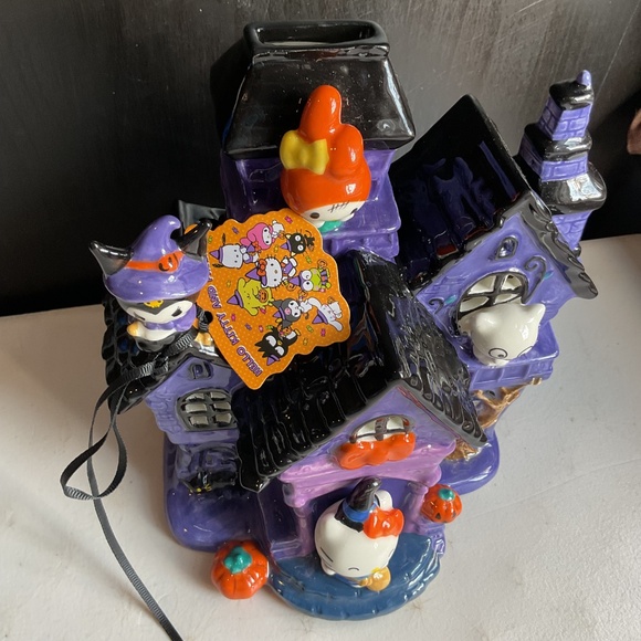 Blue Sky Hello Kitty And Friends Haunted Castle Candle House - Picture 9 of 11